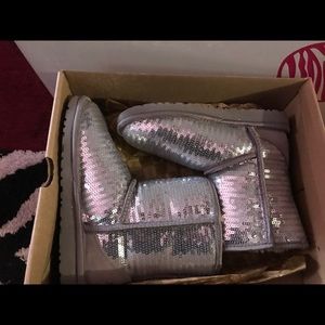 Silver Sparkle K Classic UGG